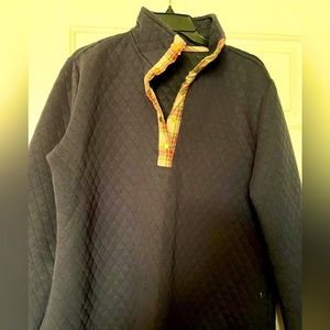 Black ladies quilted sweatshirt large. Pullover jacket